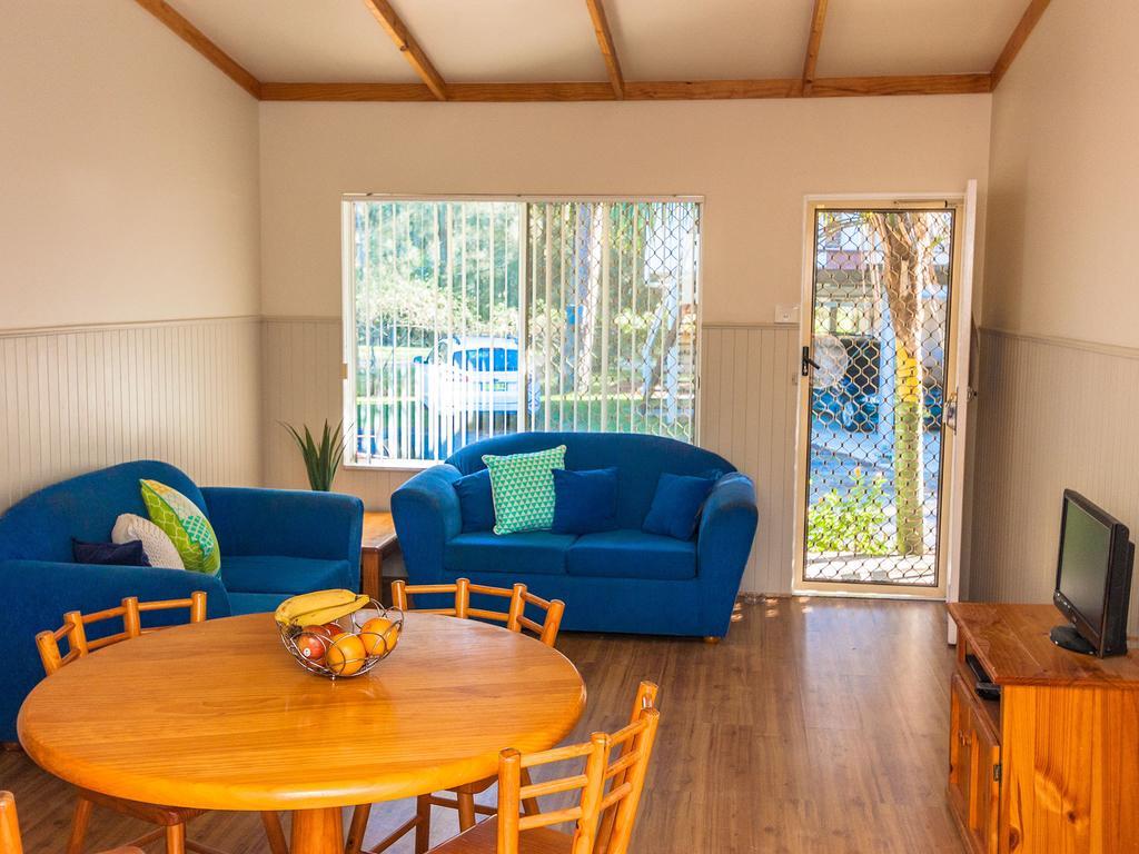 Caseys Beach Holiday Park Sunshine Bay Szoba fotó
