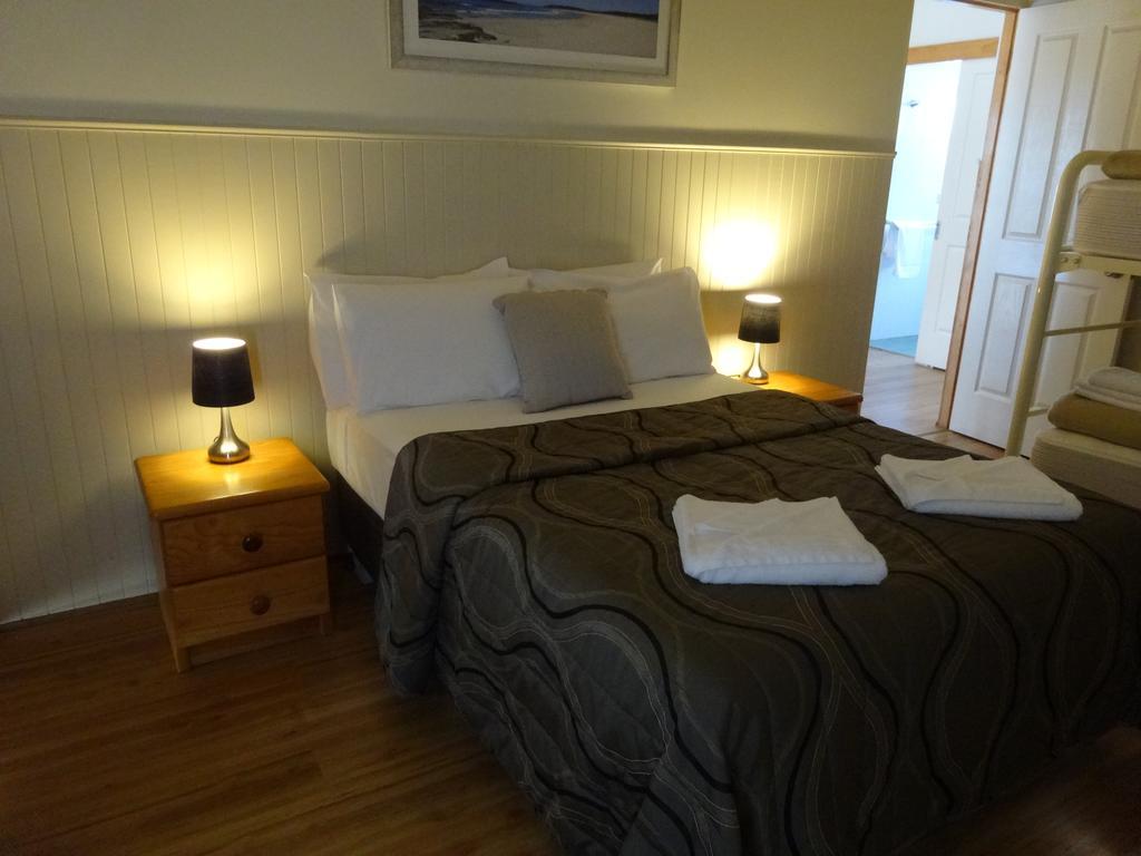 Caseys Beach Holiday Park Sunshine Bay Kültér fotó