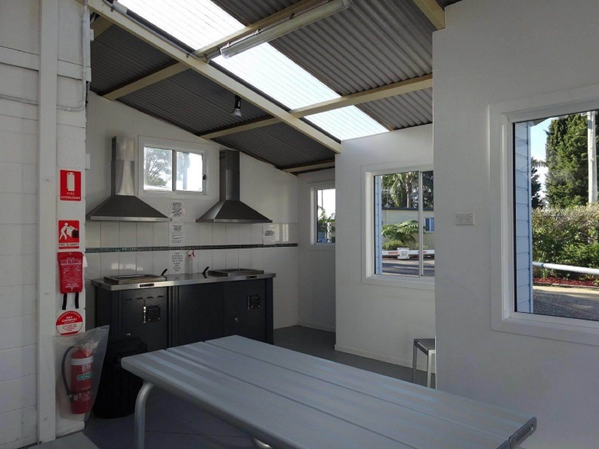 Caseys Beach Holiday Park Sunshine Bay Kültér fotó